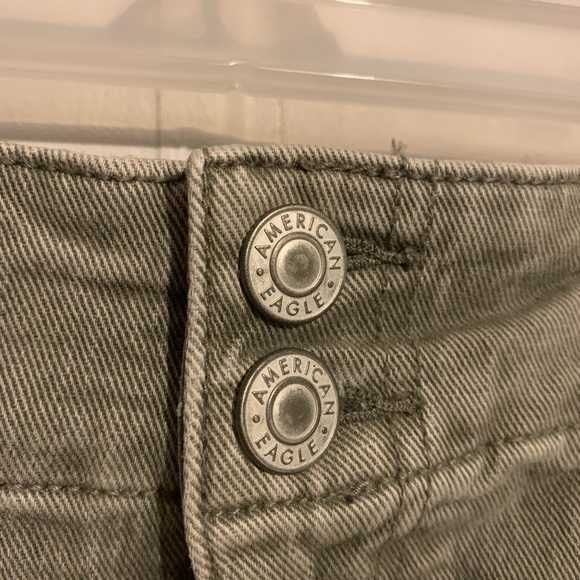 Green Jean shorts with singed waist. - Picture 3 of 8